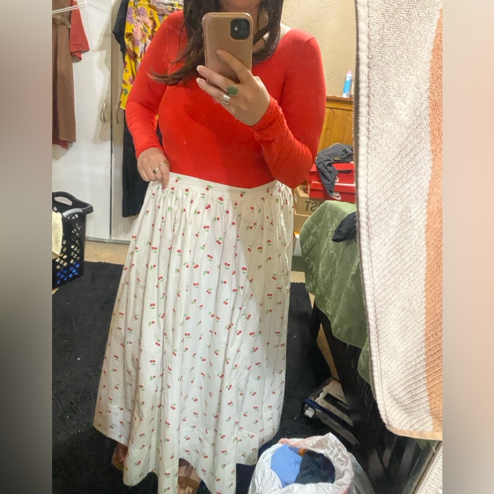 Aerie cherry skirt